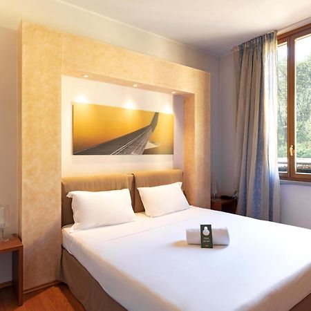 B&B Hotel Malpensa Lago Maggiore Веригате Екстериор снимка