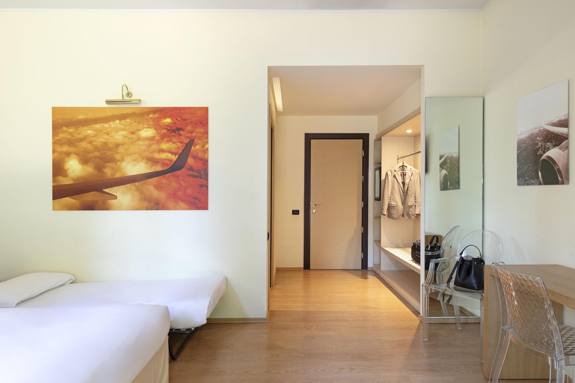 B&B Hotel Malpensa Lago Maggiore Веригате Екстериор снимка
