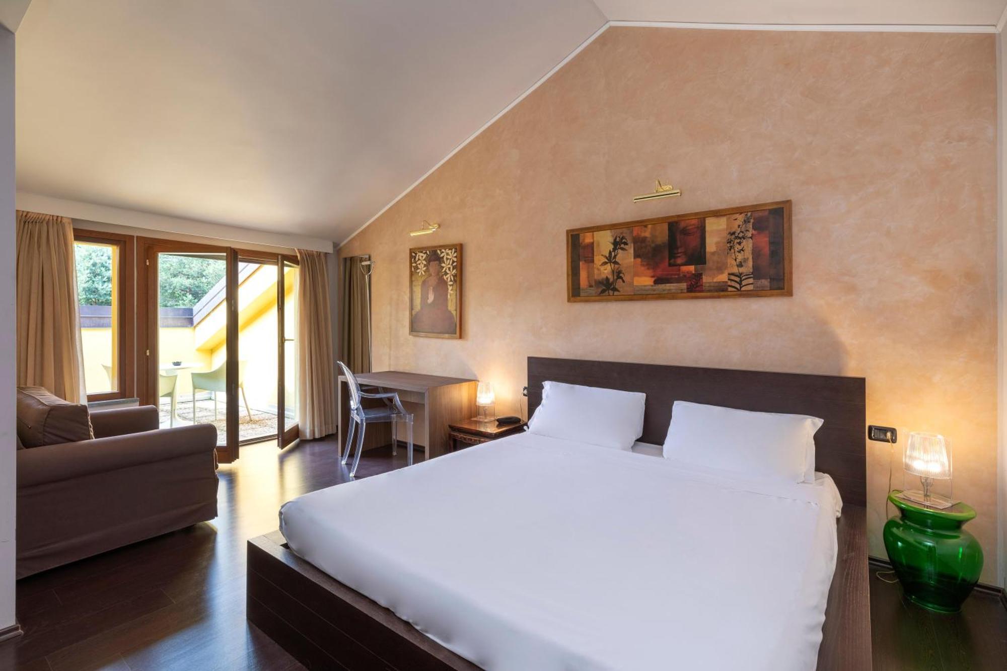 B&B Hotel Malpensa Lago Maggiore Веригате Екстериор снимка