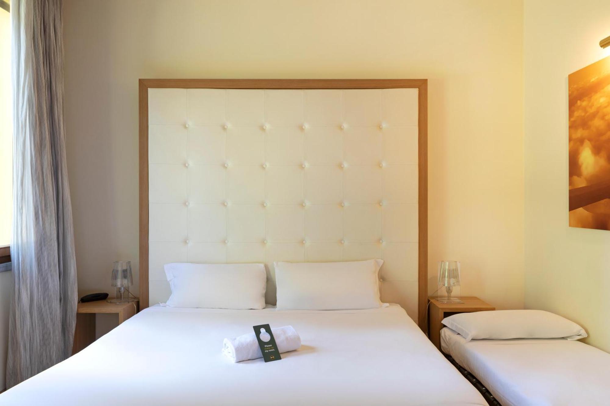 B&B Hotel Malpensa Lago Maggiore Веригате Екстериор снимка