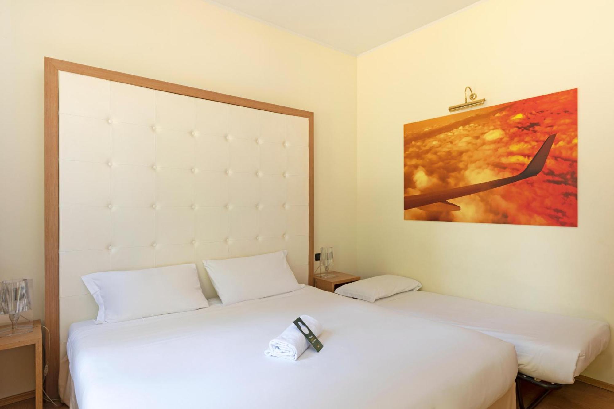 B&B Hotel Malpensa Lago Maggiore Веригате Екстериор снимка