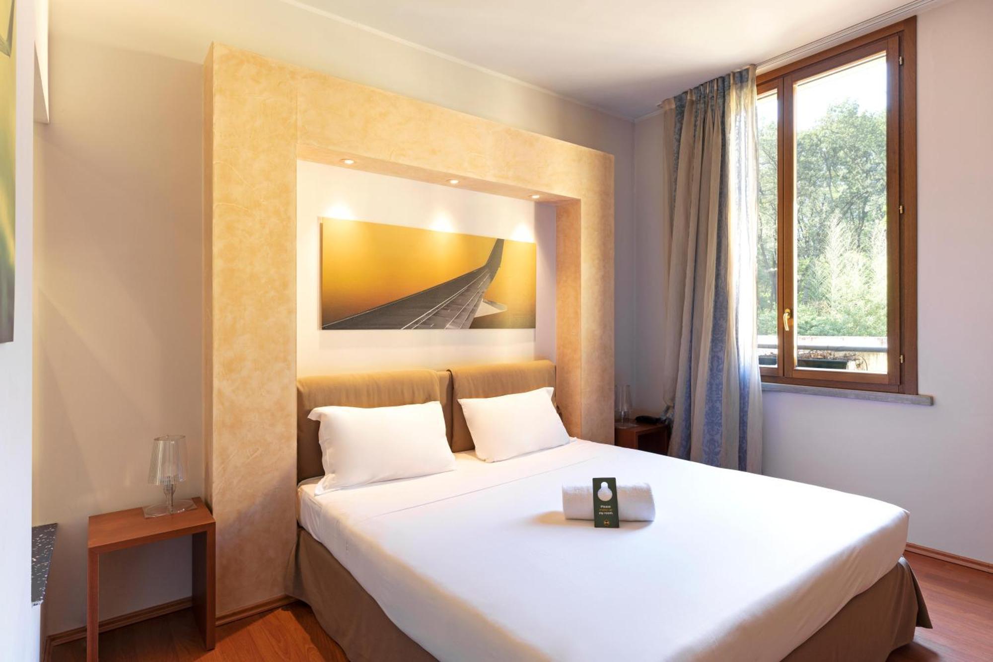 B&B Hotel Malpensa Lago Maggiore Веригате Екстериор снимка