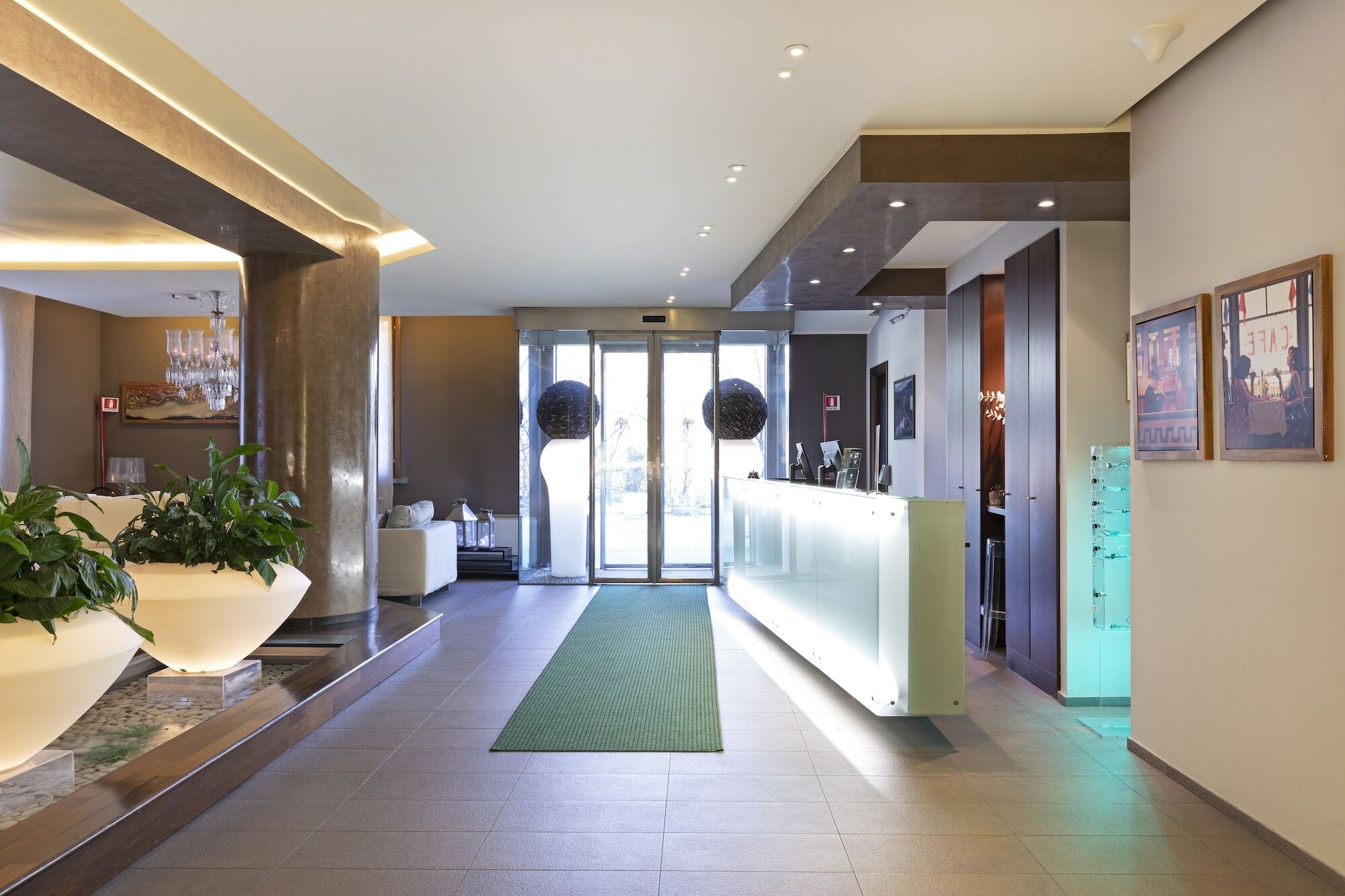 B&B Hotel Malpensa Lago Maggiore Веригате Екстериор снимка